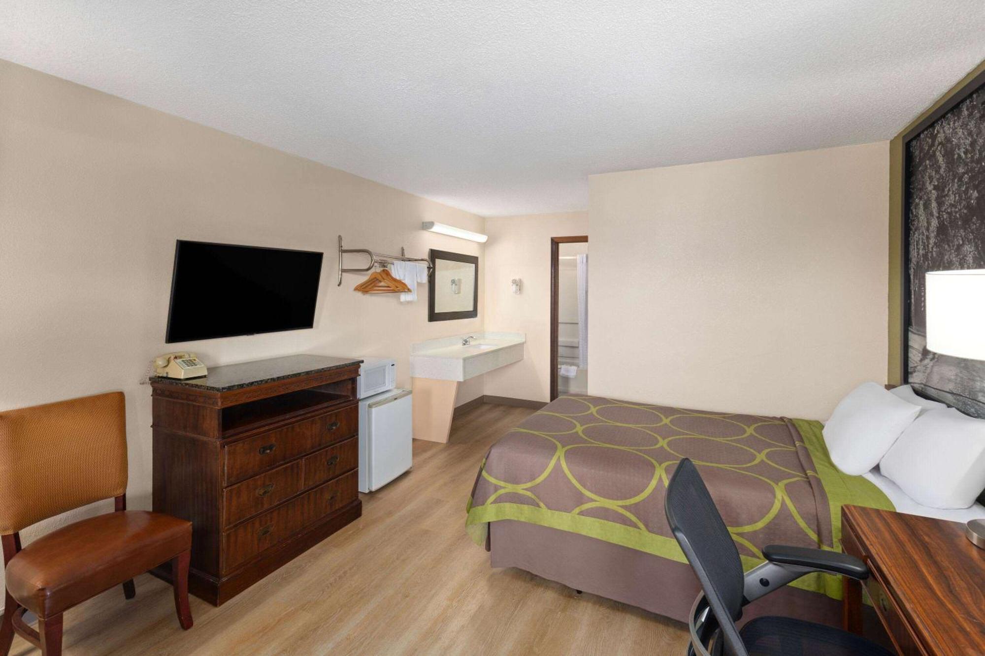 Super 8 By Wyndham Fort Mitchell Cincinnati Area Exterior foto