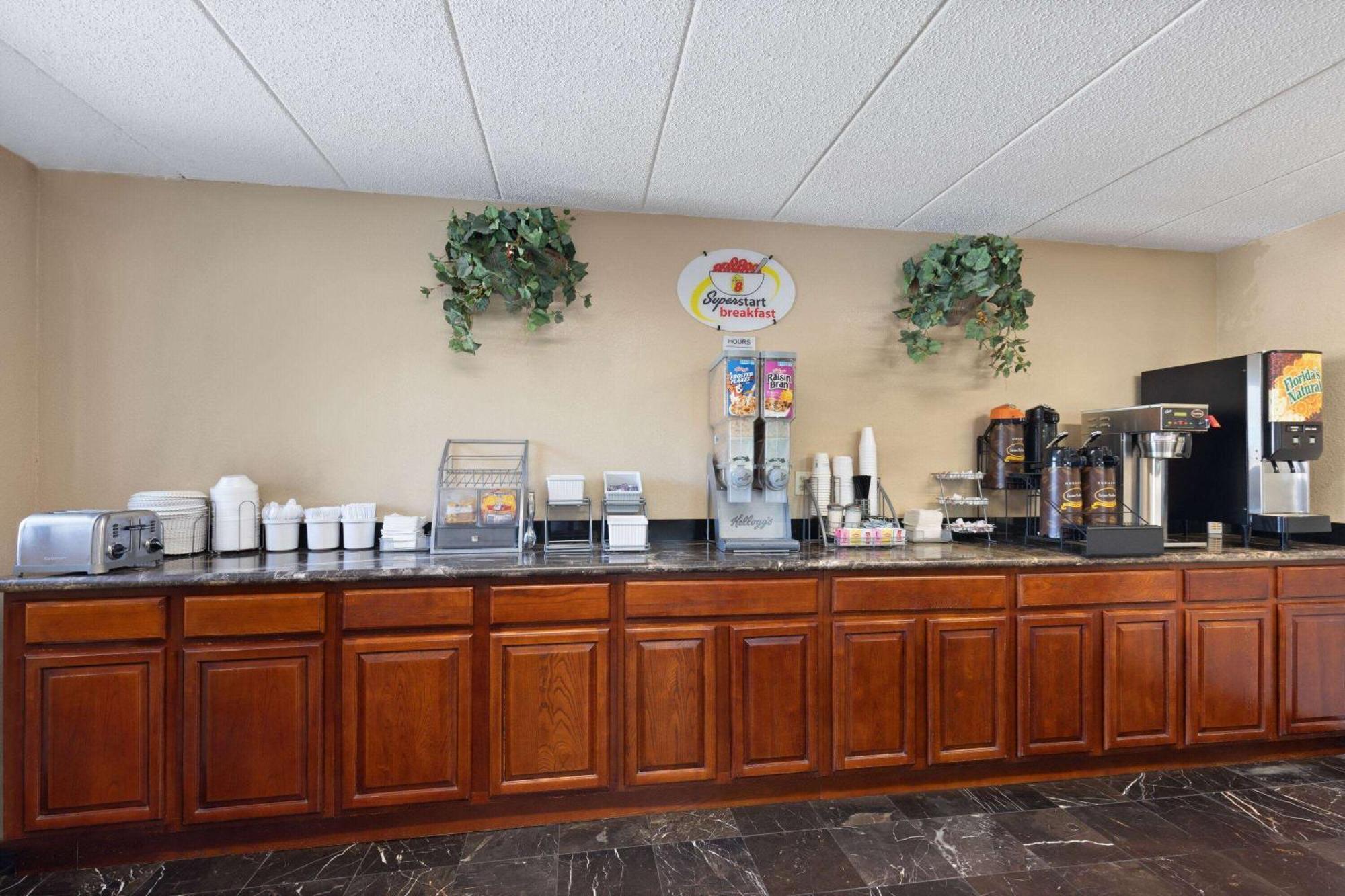 Super 8 By Wyndham Fort Mitchell Cincinnati Area Exterior foto