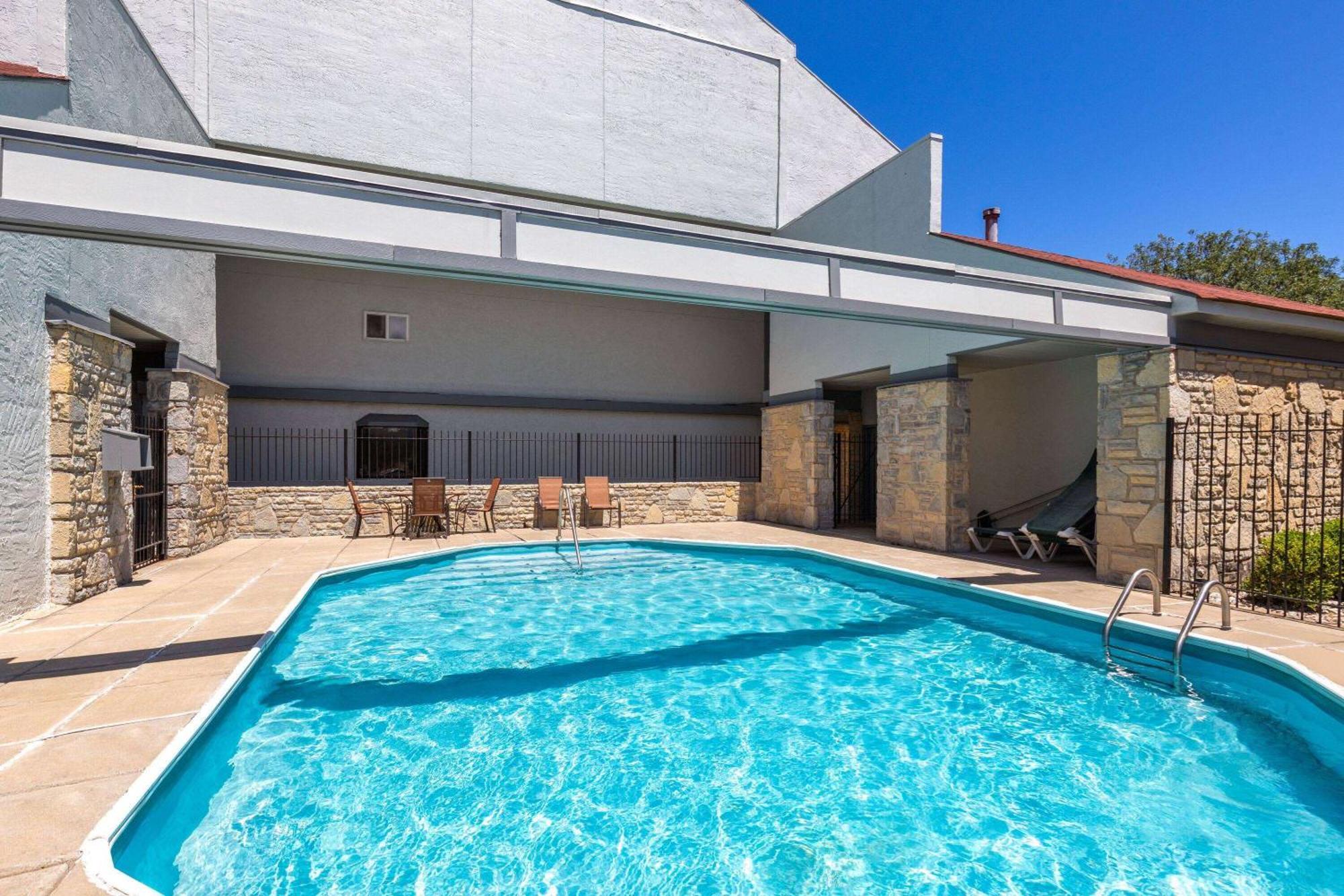Super 8 By Wyndham Fort Mitchell Cincinnati Area Exterior foto